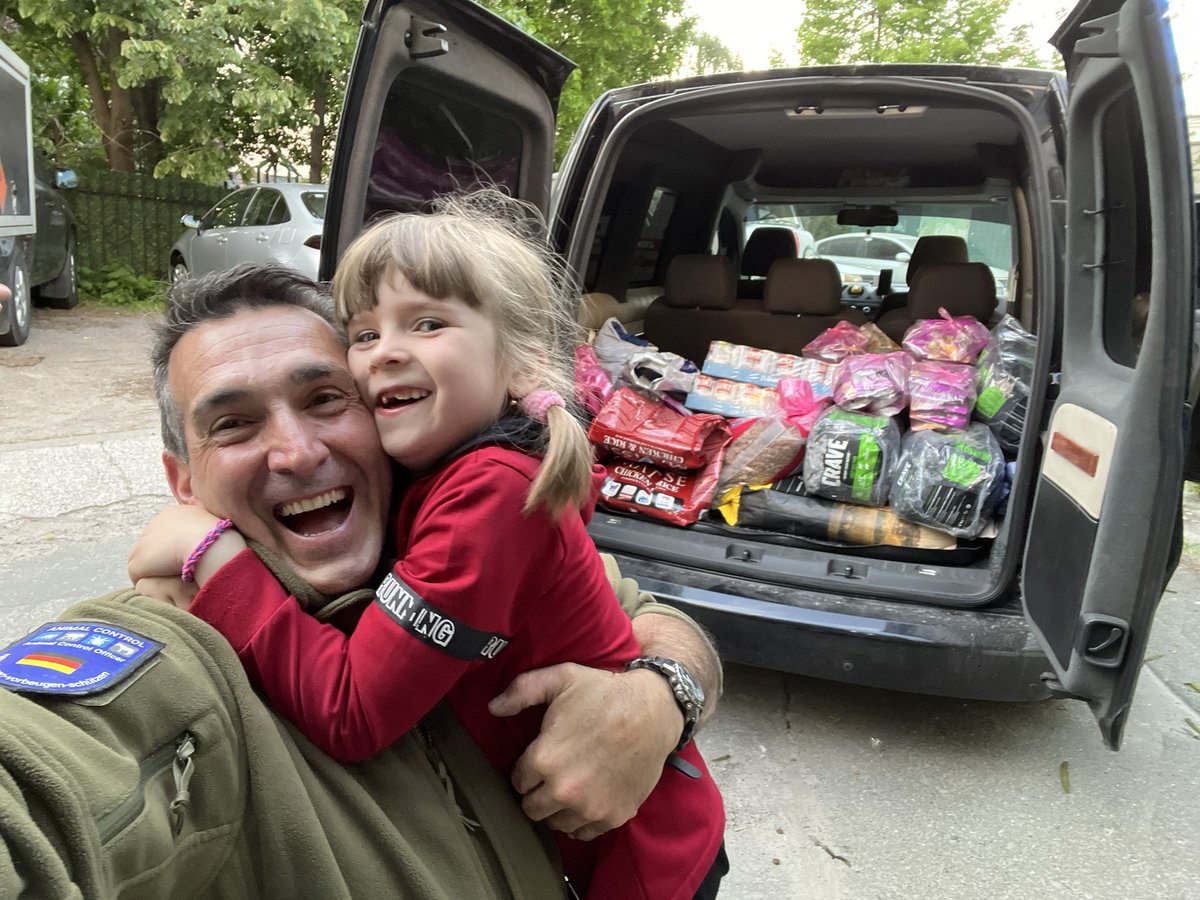 MarcusFillinger's tweet photo. Even in war there can be special moments of joy and friendship. Meet Emilia, the daughter of my wonderful friends Alex and Enna. Emilia is a little angel, helping her mum and dad deliver humanitarian aid to both animals and humans in areas where most will not travel. 
#Ukraine https://t.co/JbTg72Fxjs