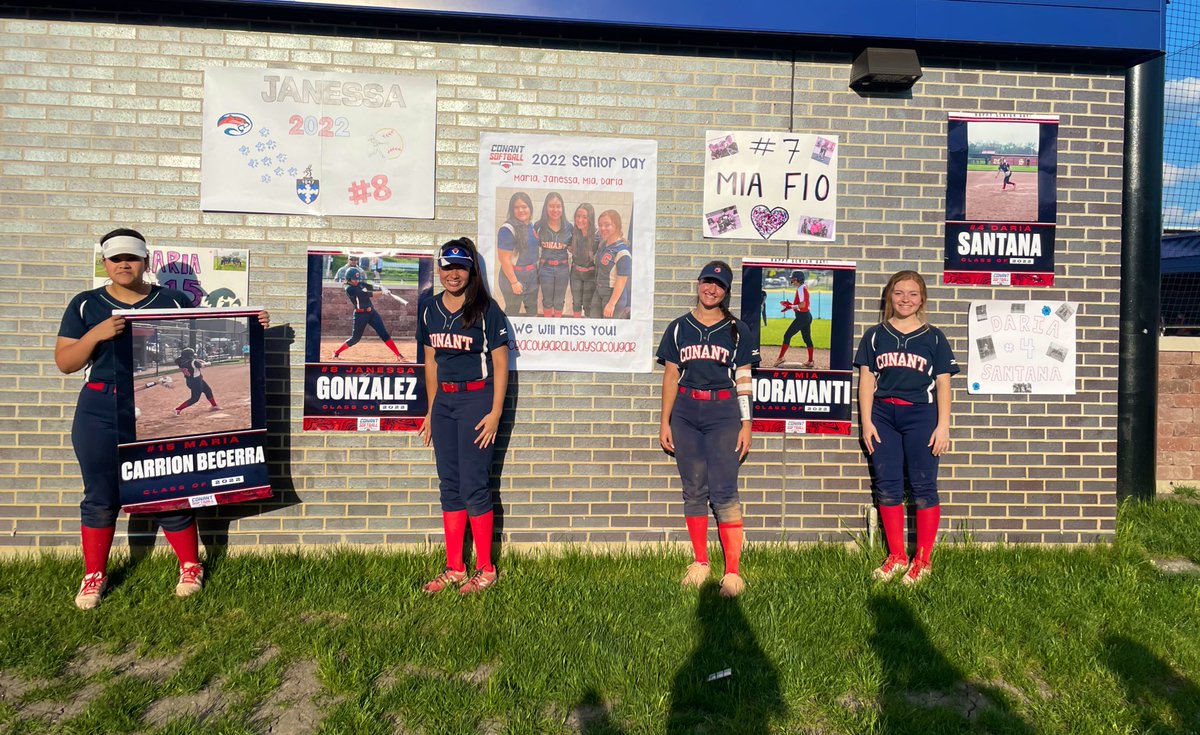 ConantSoftball's tweet photo. 💙Successful Senior Day❤️ Thanks for all that you have done for this game and program 🥎 We love you ! #OnceACougarAlwaysACougar https://t.co/SmEjIQr8Yw