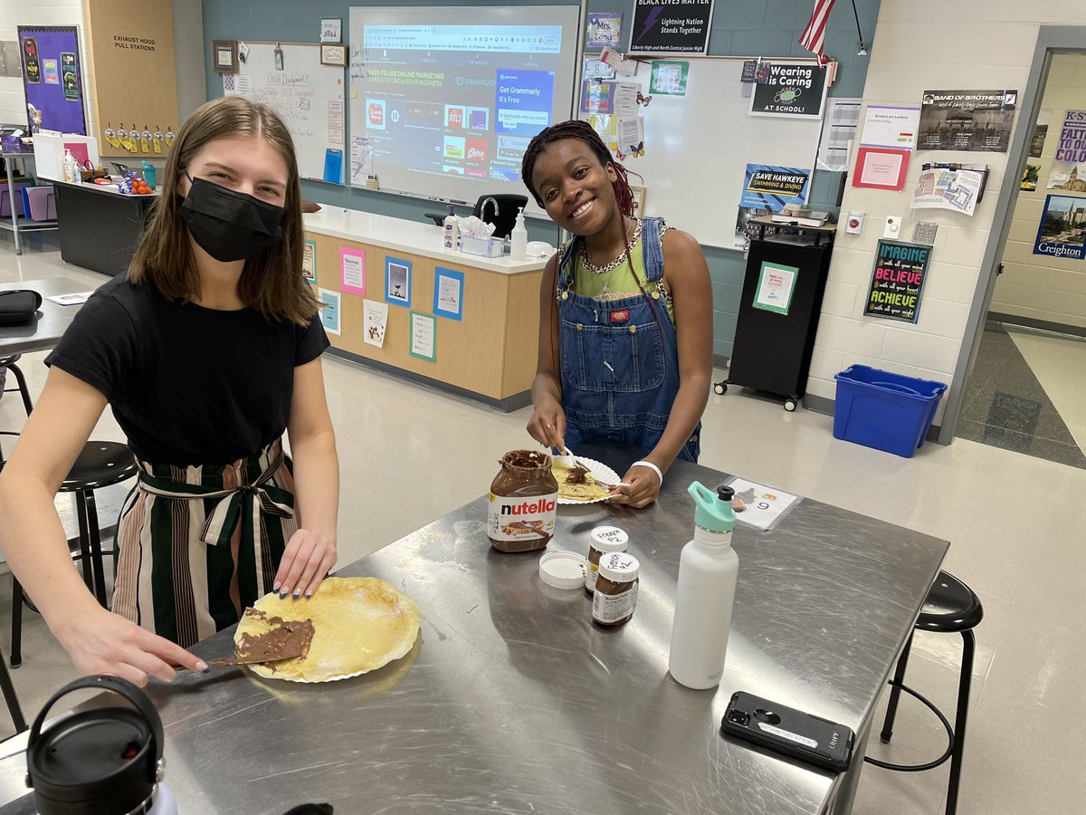 mswiesley's tweet photo. La journée des crêpes 2022 était un succès! -pt1
Crêpes were a success today! @ColbertJust https://t.co/Qtn0eyBjb7
