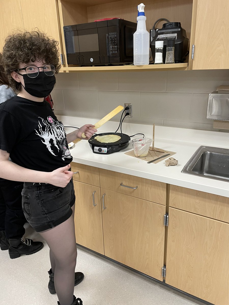 mswiesley's tweet photo. La journée des crêpes 2022 était un succès! -pt3
Crêpes were a success today! @ColbertJust https://t.co/tHuXRZq81F