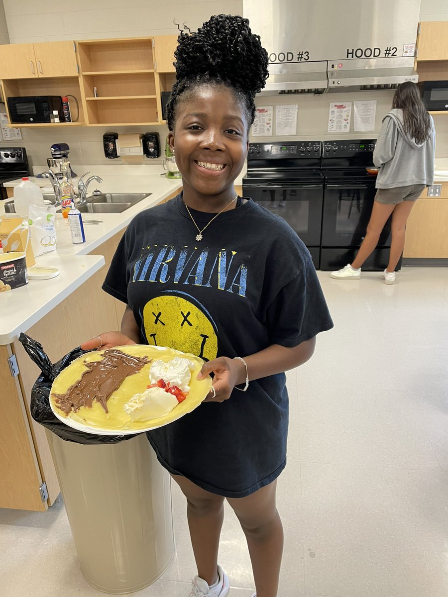 mswiesley's tweet photo. La journée des crêpes 2022 était un succès! -pt3
Crêpes were a success today! @ColbertJust https://t.co/tHuXRZq81F