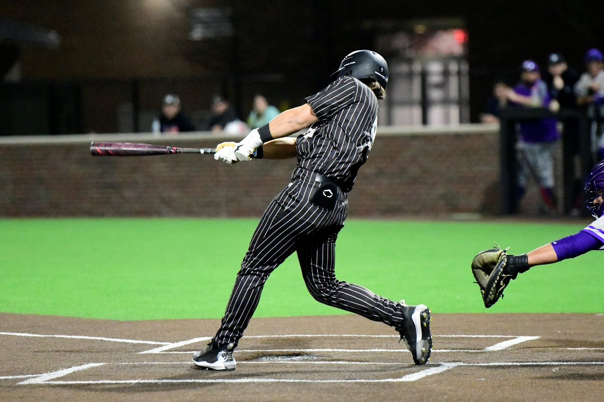 I’d like to to announce that I’ve made my decision to continue playing baseball at Wayland Baptist University. Thank you to all of the coaches and players that have helped me get here today. <a href="/tweldon25/">Todd Weldon</a> <a href="/Guyer_Baseball/">GuyerBaseball</a> #gopioneers
