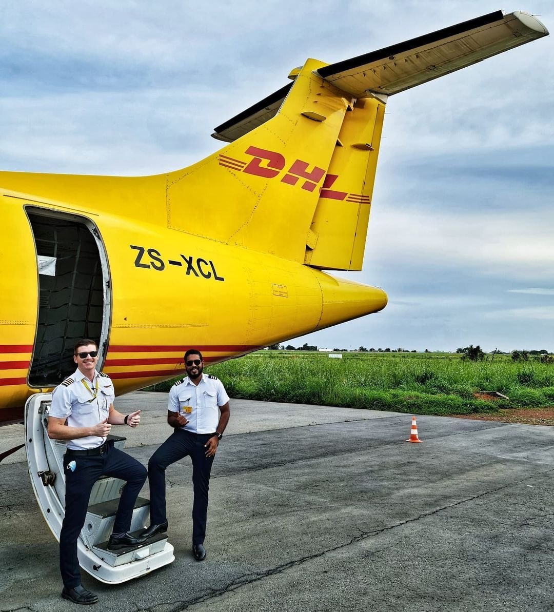 DhlExpressMY's tweet photo. Greetings to our colleagues @benno_robbertze and @ aviator.ken 👋 
🗺️📍 #Lomé #Togo 🇹🇬

#DHL #dhlaroundtheworld #BigYellowMachine #Aviation #AviationLovers #AviationGeek #AVLover #AVGeek #Plane #Planespotter #PlanespottersofInstagram #pilotlife #pilot https://t.co/lyxuW9IO2d