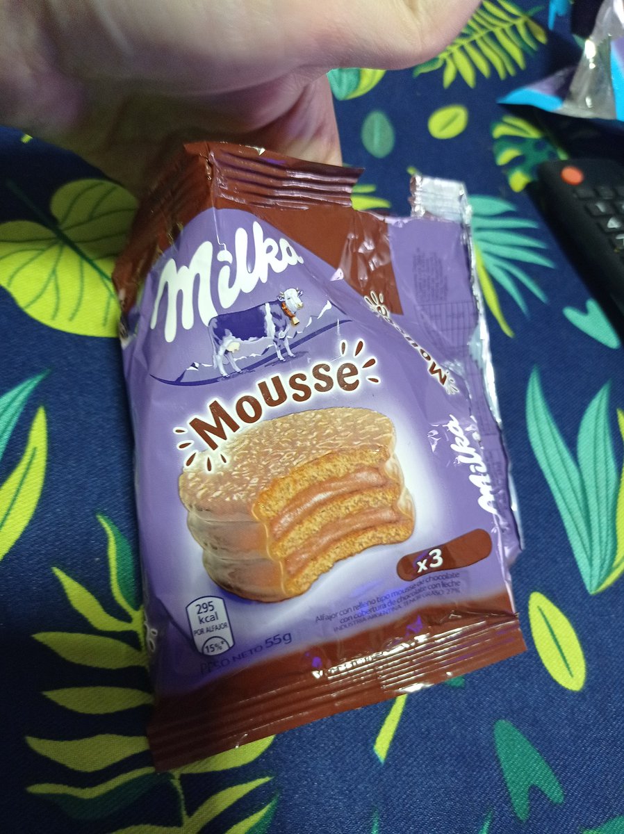CeciW281's tweet photo. Cuando abrís el paquete y adentro tenés tal cual la foto🥲🥲🥲 @milka_argentina https://t.co/6XPi2zwnSW
