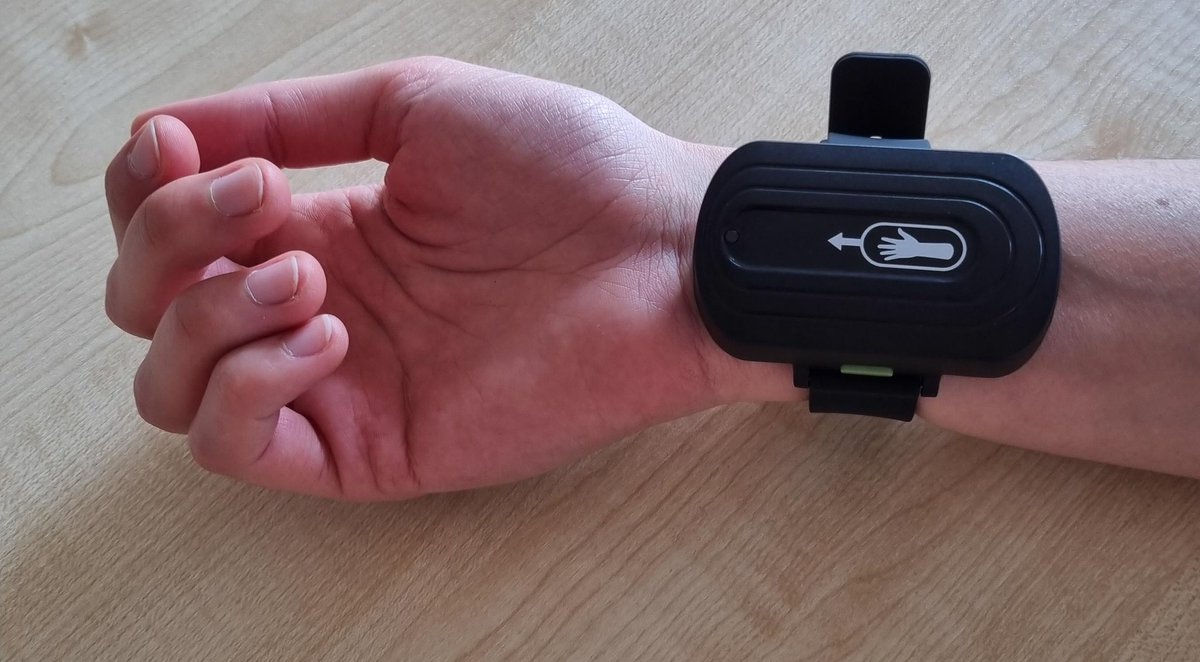 So great to see this trial running! We are really looking forward to building on previous positive findings to see how wrist stimulation can help to control tics is TS. @jackson684 @BrbraCat @MHoulgreave nottingham.ac.uk/news/clinical-…