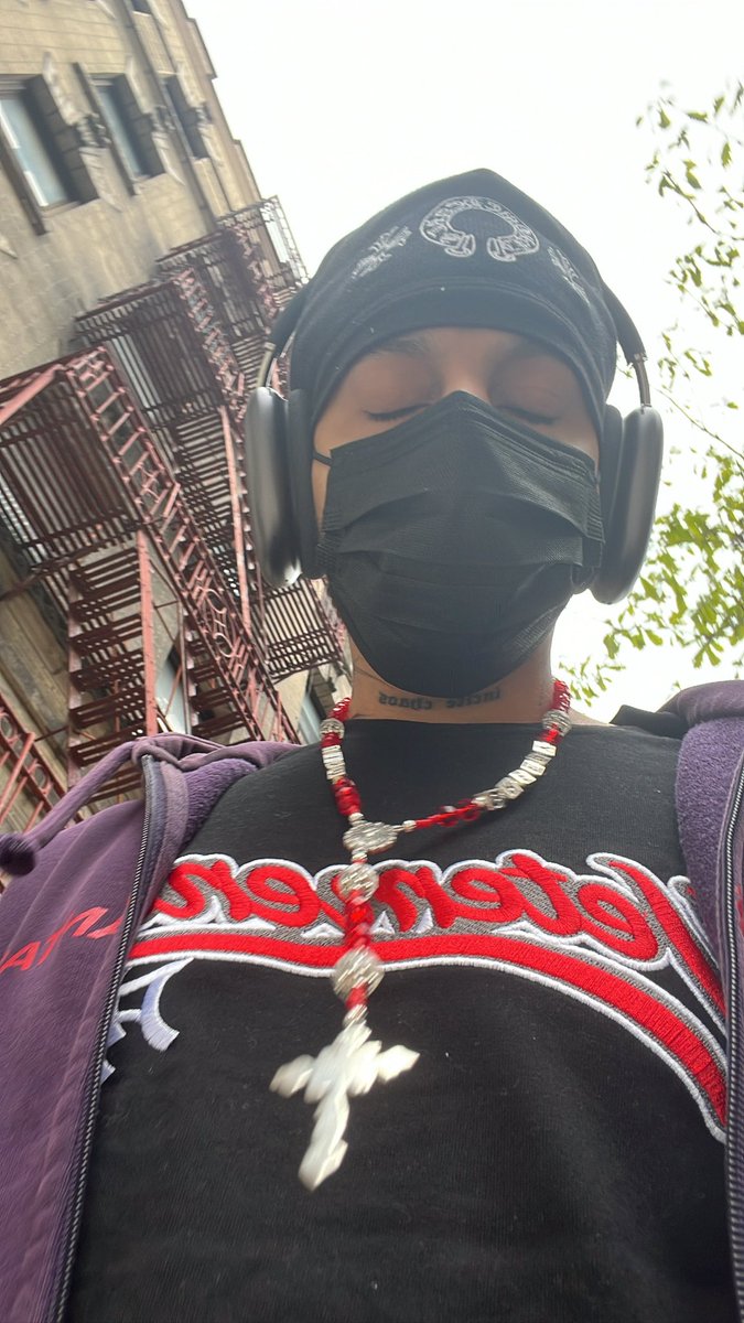 dimelojc's tweet photo. if im in the party pls don’t ask me where the bitches @ https://t.co/UvEGhDPWsY