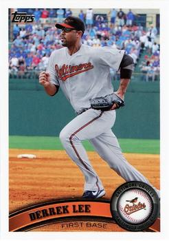 OACCards's tweet photo. Not only did Derrek Lee get photoshopped into an Orioles uniform, Topps gave the Wrigley Ivy a makeover as well!
I'm still not convinced the Braves card isn't an undercover Cub situation itself as Lee was traded to the Braves mid-2010.
Counts for #IvyCollection, @JunkWaxTwins? https://t.co/kNTnwGHqq4