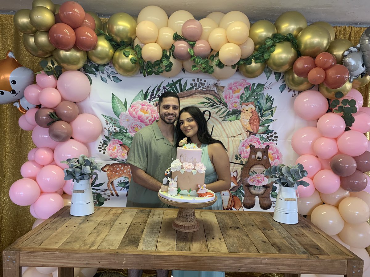 Naomistromberg_'s tweet photo. Olivia’s baby shower 🐻🦊🪵🌲💗 https://t.co/XsuMgAgXQf