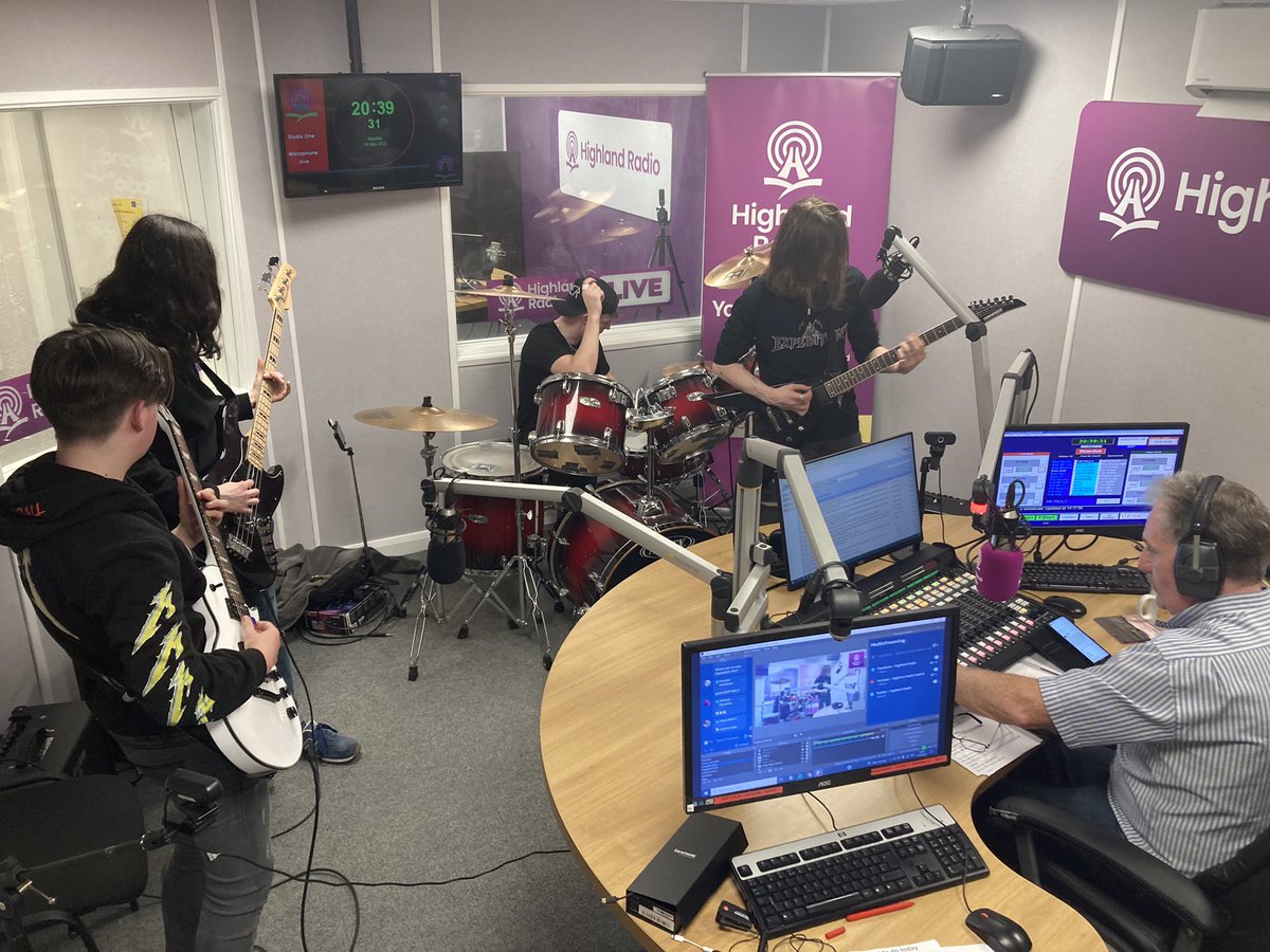highlandradio's tweet photo. Great Rock N Roll energy in Highland studios tonight on Monday Night Sessions #Expidition #IrishMusic is alive and well https://t.co/UqnJ0NC25F