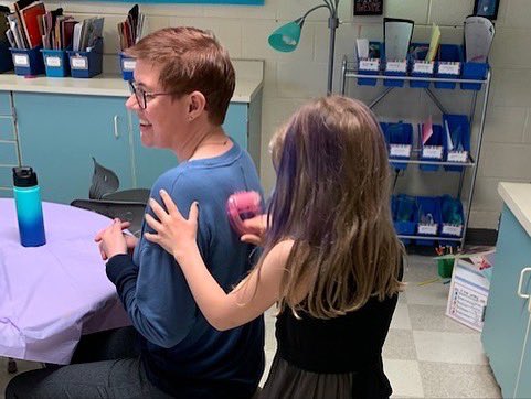 PCCS_Official's tweet photo. First grade students at Tonda Elementary put together and ran a Spa Day to pamper their moms for Mother’s Day the other week. They gave their moms beautiful manicures, back massages and made a hand-painting craft together!
#PCCSCreatingtheFuture #LearnPrepareThrive https://t.co/1zne1mSAAR