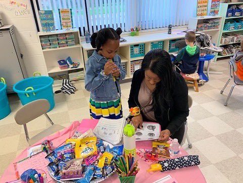 PCCS_Official's tweet photo. First grade students at Tonda Elementary put together and ran a Spa Day to pamper their moms for Mother’s Day the other week. They gave their moms beautiful manicures, back massages and made a hand-painting craft together!
#PCCSCreatingtheFuture #LearnPrepareThrive https://t.co/1zne1mSAAR