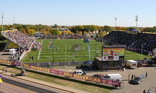 After a great conversation with <a href="/CoachJackson32/">Lavell Jackson</a> I am extremely blessed to have received an offer from Minnesota State University!!! #RollHeard <a href="/MinnStFootball/">Minnesota State Football</a> @hoffner_todd <a href="/stephenson_mcc/">McCormick Stephenson</a> <a href="/OJW_Scouting/">Oliver James West</a> <a href="/EDGYTIM/">Timothy “EDGYTIM” OHalloran</a> @Lemmingscouting