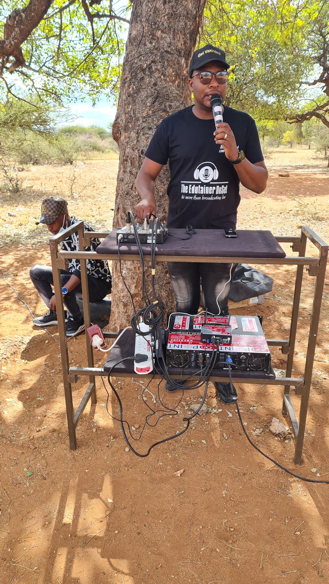 LloydMungoni's tweet photo. Day 6 : 16/05/2022
Targeted places:Lukange Pry &amp; Village, Dolongwe.
Risk Communication and Community Engagement (RCCE).    
#YourMessenger #HumanitarianWork #YourMC 
"Its More Than Broadcasting Live"
The Edutainer OnSet🎙 https://t.co/QrN50ciGhd
