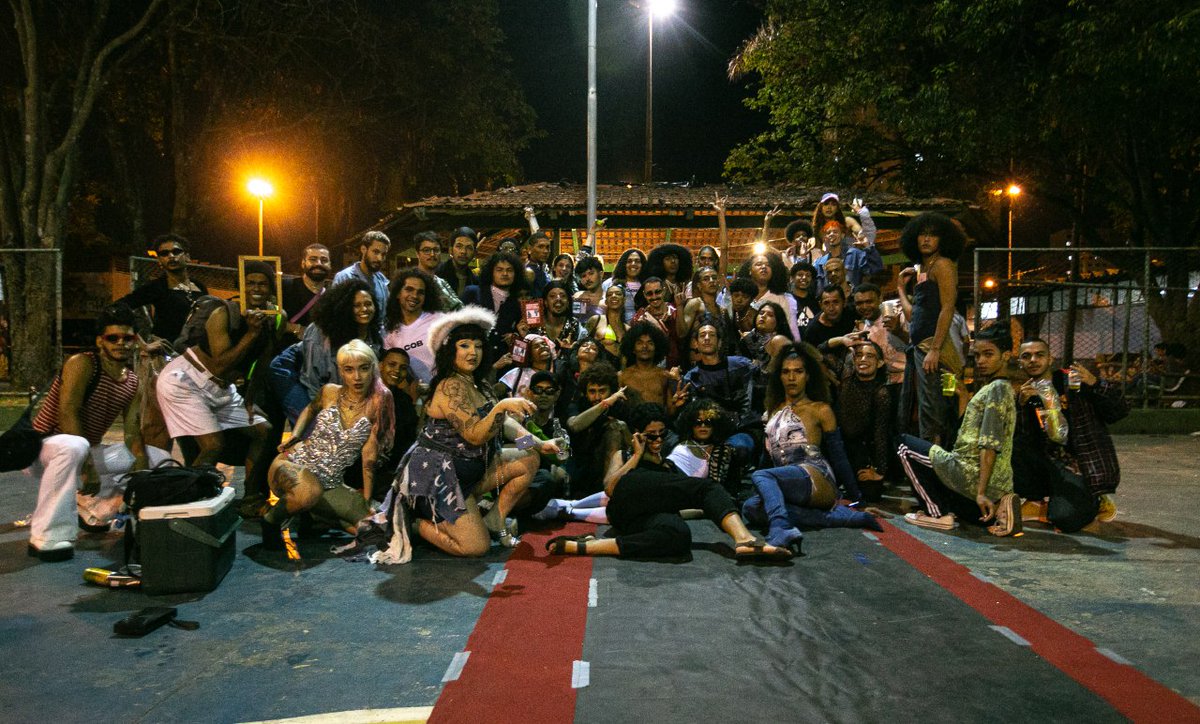 fotodequebrada's tweet photo. O QUE FOI ISSO??? 🥵 Ainda estamos nos recuperando da Barraco de Abloh Ball! Vogue, força e talento da comunidade LGBTQIAP+. Inesquecível! 

📸: Marconi Cristino

#fotodequebrada #fotografia #quebrada #foto #periferia https://t.co/TmZpEFUlo2