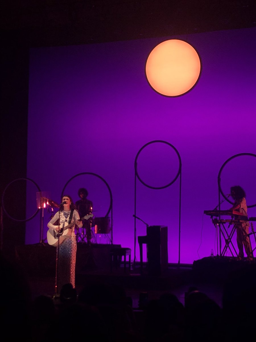 nurss7's tweet photo. Amaia en Zaragoza 🧡💙💜🤍💛💚❤️ fue PRECIOSO @amaiaromero https://t.co/sqQJBDQEqi