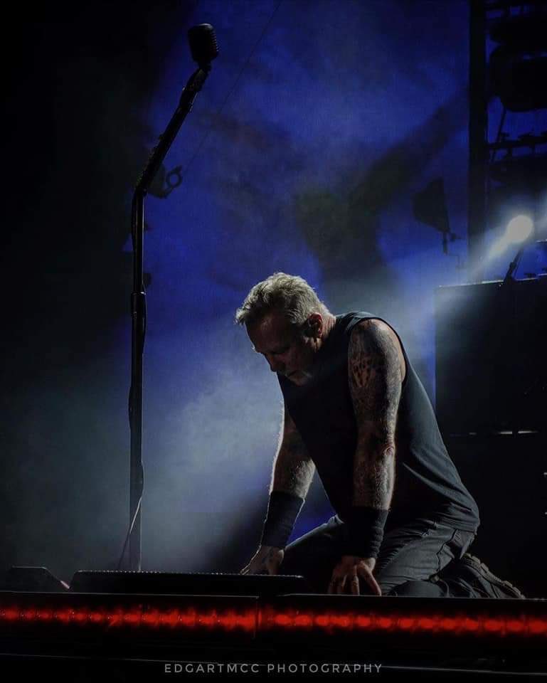 DELUSIONAL72's tweet photo. La identificación con la crisis y las palabras de James Hetfield es quizás lo más cercano que he tenido con Metallica... La depresión nos afecta a todos incluso a los que la tratamos... #ComandoPsycho #DepressionMatters https://t.co/Of11RO1t9H