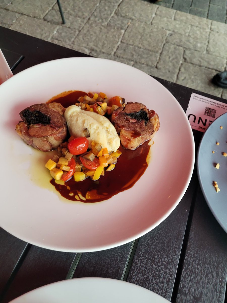 ChefFlo_'s tweet photo. New menu #BrookStreetHotel 🤤🤤🤤 https://t.co/g8D1Ld4b2d