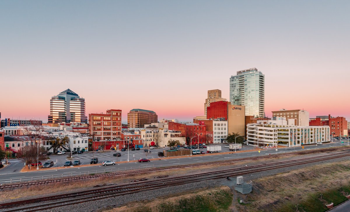 durhammag's tweet photo. 🚨 BREAKING NEWS 🚨 

@usnews named #DurhamNC and #RaleighNC the No. 6 best place to live in the country.

📸 by John Michael Simpson https://t.co/vUMGjopPNM