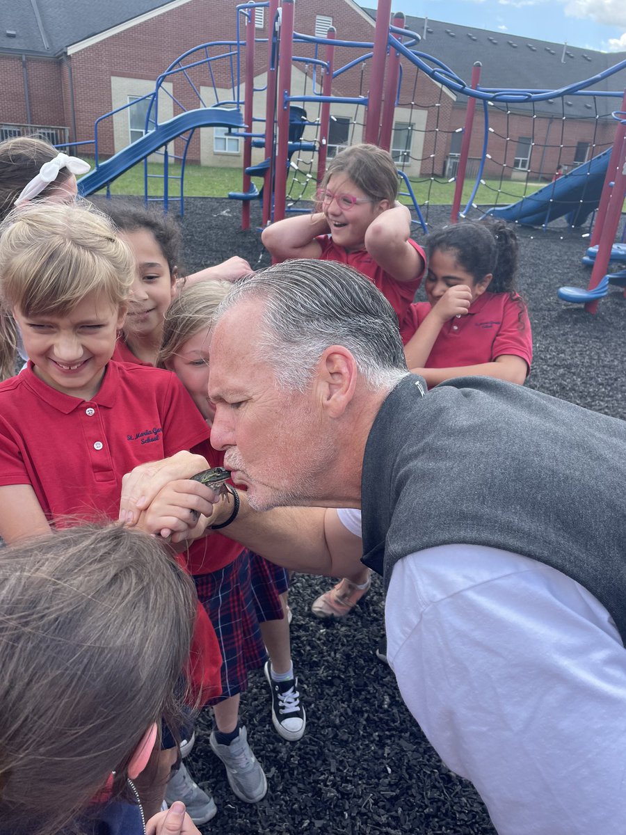 SMGAngels's tweet photo. How many PE teachers would kiss a frog for their students?!?🐸. 
We ❤️ Mr. B!! https://t.co/G7XE7ENOaz