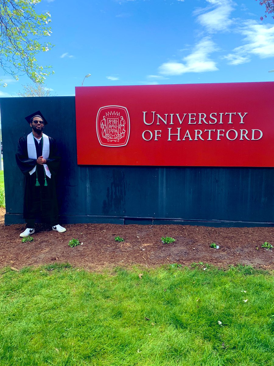 NuclearBeany's tweet photo. Itβs Official Nuclear Is A Grad π¨βπ #EsportsGrad #UHartGraduation @UHartEsports #UHartHalo #HartfordCOD https://t.co/NQtHhSjAMK