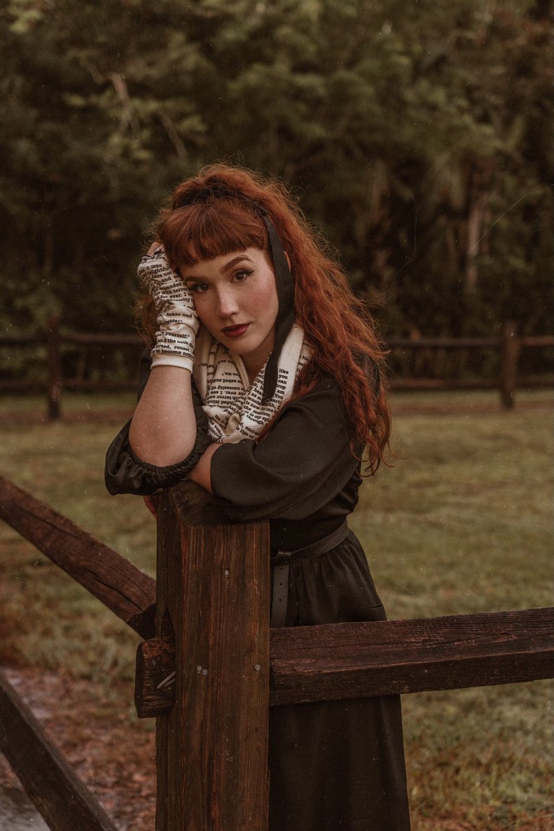 Storiarts's tweet image. "I declare after all there is no enjoyment like reading! How much sooner one tires of anything than of a book! -- When I have a house of my own, I shall be miserable if I have not an excellent library." — Jane Austen, Pride and Prejudice

📸: @brenandpip