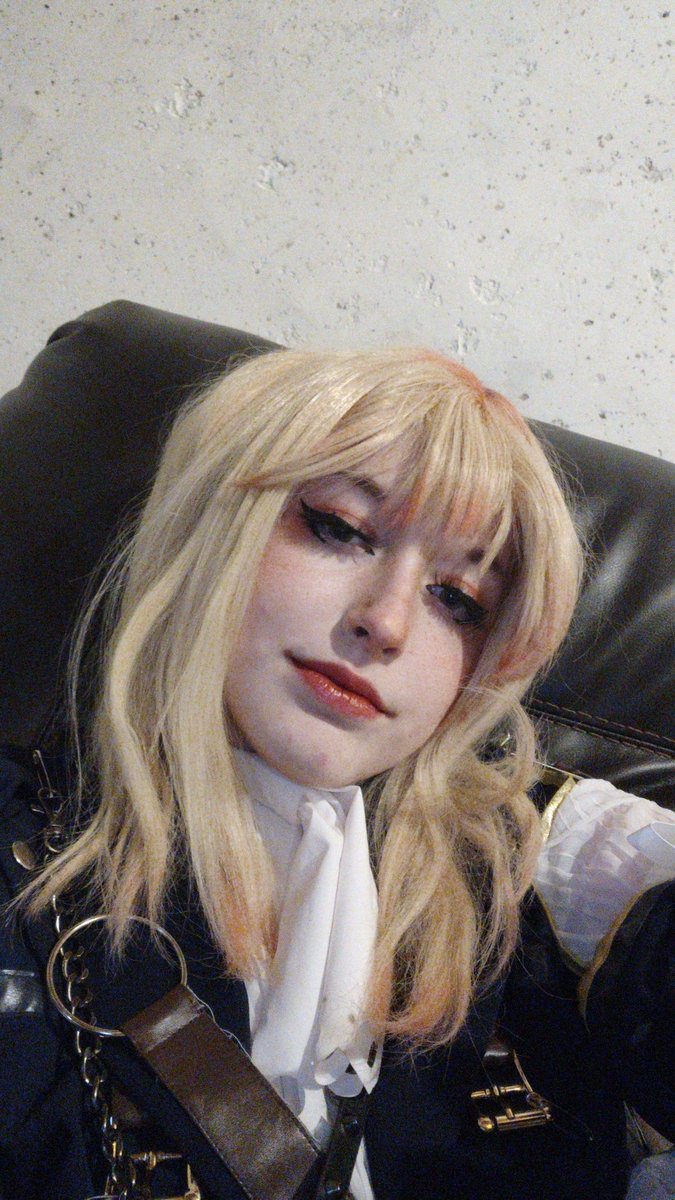 _bruutuss_'s tweet photo. VIOLET EVERGARDEN #violetevergarden #violetevergardencosplay #cosplay #cosplayer #im13 https://t.co/KDLnHIuWKu