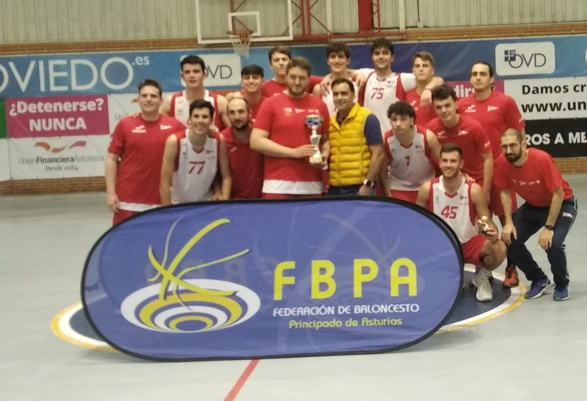 💠 COMPETICIONES // PRIMERA DIVISIÓN AUTONÓMICA MASCULINA //Entrega de premios a los equipos participantes en la Final A4 Primera División Autonómica Masculina. <a href="/RGCCBaloncesto/">Real Grupo de Cultura Covadonga Baloncesto</a> <a href="/cbnorena1988/">Club Baloncesto Noreña</a> <a href="/cbarganosa/">C.B. La Argañosa</a> <a href="/cbPumarin/">C.Baloncesto Pumarín</a> <a href="/CirculoGijon/">Círculo Gijón Baloncesto</a> #ILanza