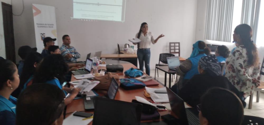 DHumanoEc's tweet photo. #Babahoyo | El #MIES realiza mesa técnica de los servicios de #Discapacidad y #Juventudes, con el objetivo de compartir experiencias y fortalecer capacidades en los diferentes territorios donde se ofrecen estos servicios.
#JuntosCumplimos
#GobiernoDelEncuentro https://t.co/URAft1NmFY