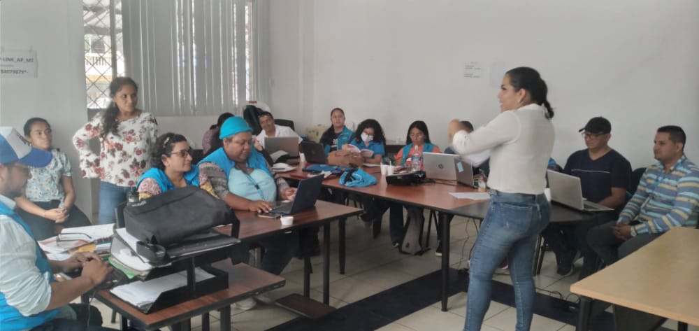 DHumanoEc's tweet photo. #Babahoyo | El #MIES realiza mesa técnica de los servicios de #Discapacidad y #Juventudes, con el objetivo de compartir experiencias y fortalecer capacidades en los diferentes territorios donde se ofrecen estos servicios.
#JuntosCumplimos
#GobiernoDelEncuentro https://t.co/URAft1NmFY