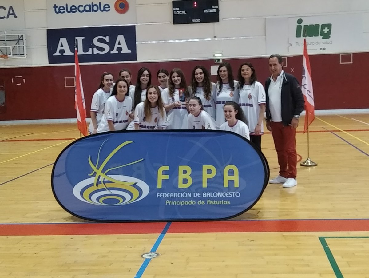 💠 COMPETICIONES // PRIMERA DIVISIÓN AUTONÓMICA FEMENINA //Entrega de premios a los equipos participantes en la Final A4 Primera División Autonómica Femenina. <a href="/RGCCBaloncesto/">Real Grupo de Cultura Covadonga Baloncesto</a> <a href="/arganosafem/">Argañosa Femenino</a> #HotelLaEstacion <a href="/villadeluancocd/">cdvilladeluanco</a> <a href="/asturianabasket/">Asturiana Basket</a>