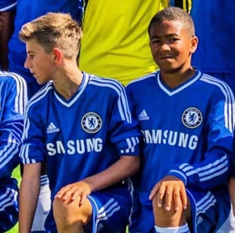 melisachels's tweet photo. Mason Mount and Reece James when Arsenal last played in the Champions League 😂 https://t.co/T9fCQrjzpN