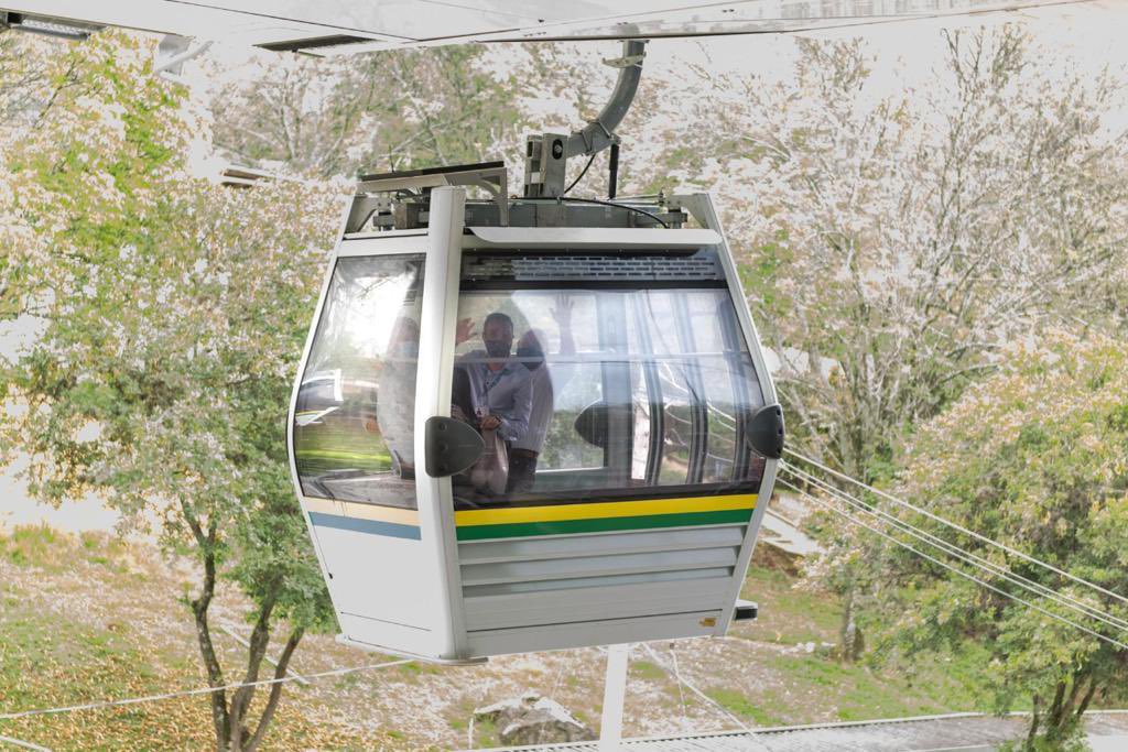 AlcaldiadeMed's tweet photo. En la #MedellínFuturo seguimos progresando.
¿Sabías que el #MetrocablePicacho es el sexto cable aéreo de nuestra ciudad y que beneficia a las comunas 5 y 6?
Soñamos y luchamos por el bienestar de nuestros ciudadanos. https://t.co/L6S0E92Bdl