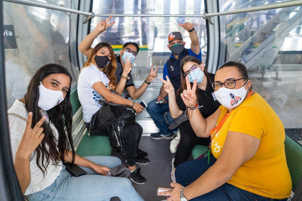 AlcaldiadeMed's tweet photo. En la #MedellínFuturo seguimos progresando.
¿Sabías que el #MetrocablePicacho es el sexto cable aéreo de nuestra ciudad y que beneficia a las comunas 5 y 6?
Soñamos y luchamos por el bienestar de nuestros ciudadanos. https://t.co/L6S0E92Bdl