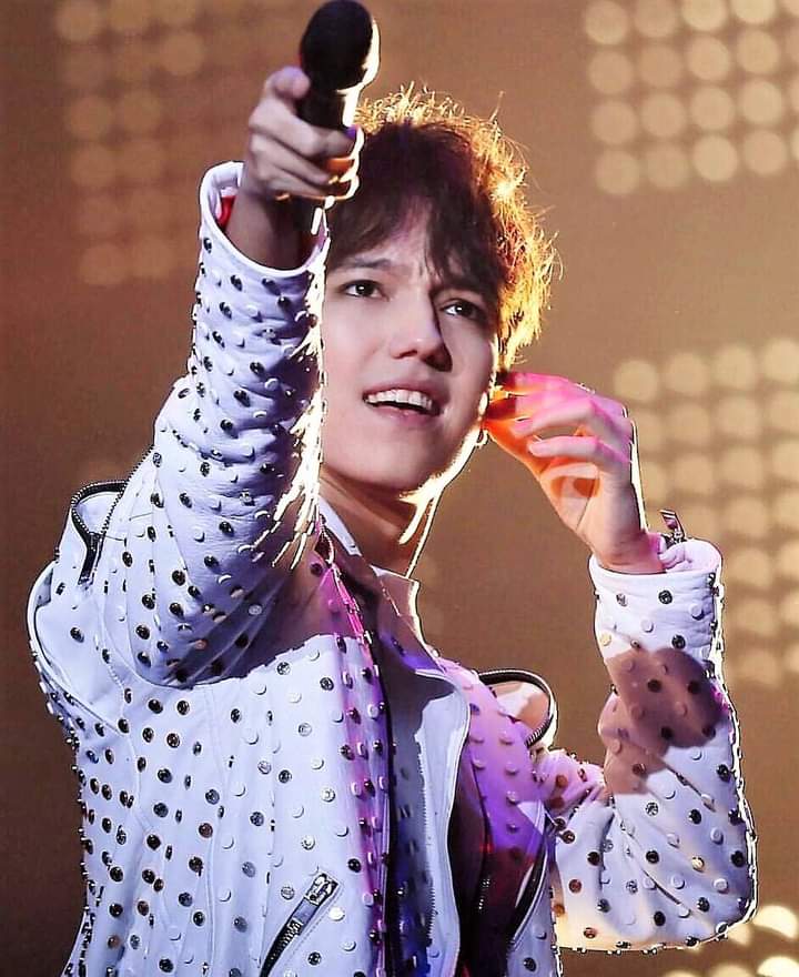 SudovaMaria's tweet photo. @vidiad67 @TopTenOfficial @dimash_official The talented singer #DimashQudaibergen stole my heart.  #BeWithMe  is a custom song full of pop, rap and great fun.@dimash_official and the song #BeWithMe completely enchanted me, without which I can't live and breathe.
135🌼🌸💮🍁🍀☘ https://t.co/aehIlcNz24