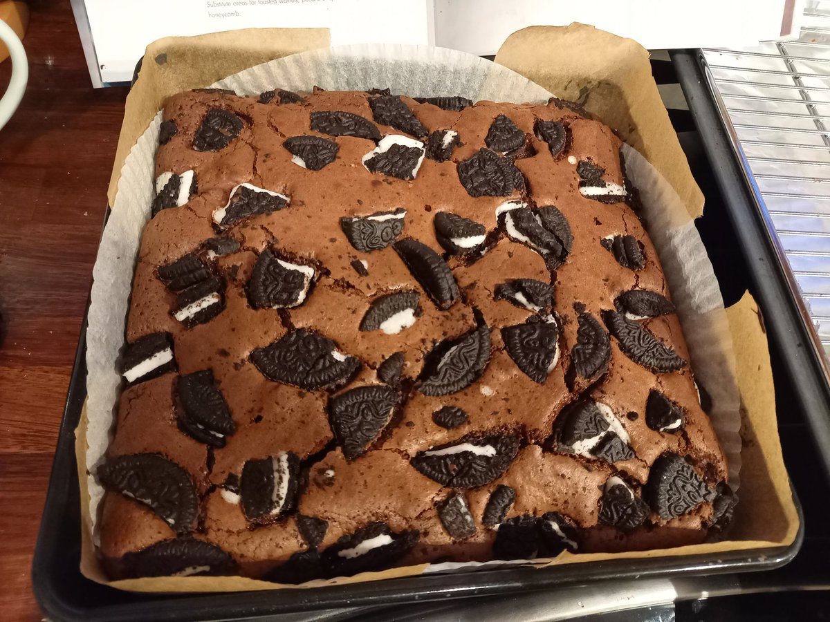 DrumBraeBusStop's tweet photo. #BusStopBakes You didn't know bus stops could bake did you? We have many hobbies. This is going to be chopped into little squares of Oreo brownies 😋 https://t.co/5Qu0efaGqq