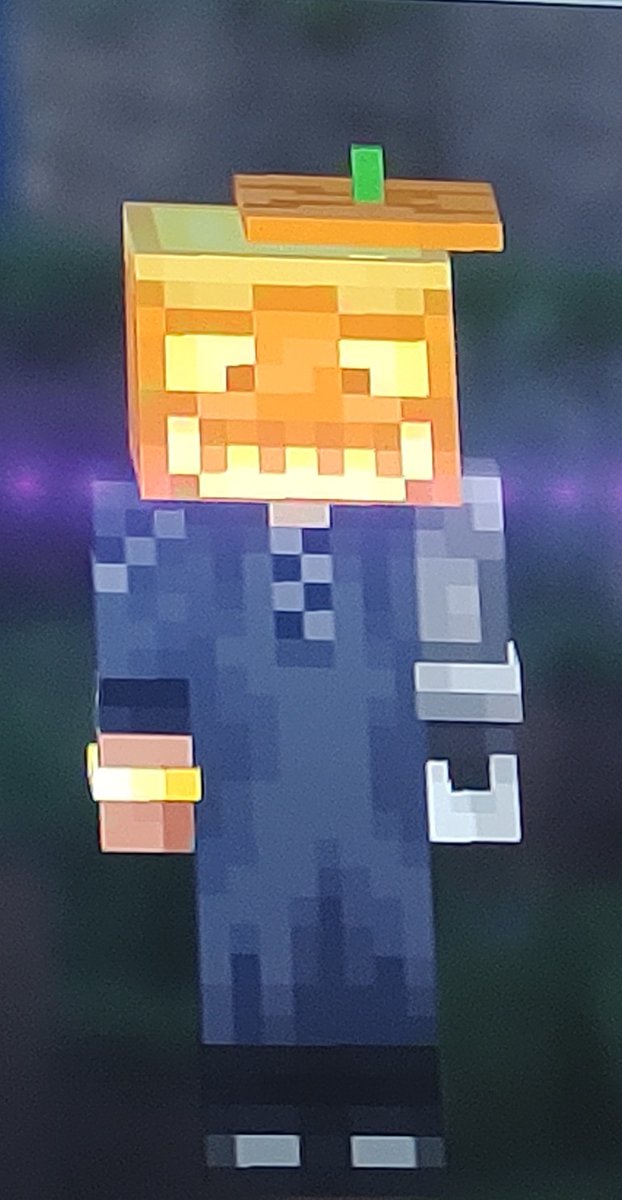 KyDaMonke's tweet photo. @ItsEnderPeach I have 2! The First is just the second without the mask. Also I play bedrock if you were wondering about the wings :) https://t.co/BB3R2Yhtrh