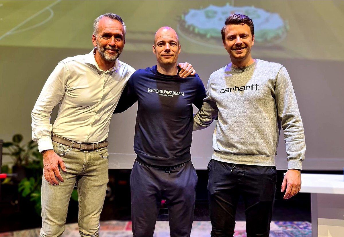 Wat een reis was dit! Ongelooflijk dankbaar voor alle voetbal- en levenslessen die jullie me hebben bijgebracht. Het was een eer om 3 jaren de trainerskamer met jullie te delen.
We zien elkaar snel ❤️
<a href="/a3poldervaart/">Adrie Poldervaart</a>