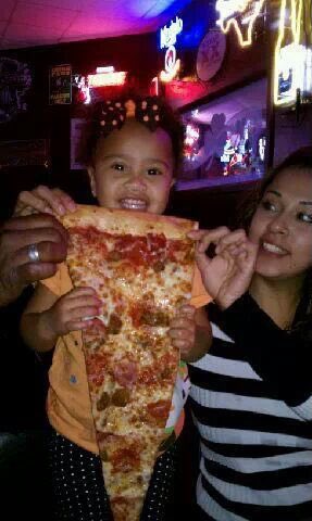 tracyA82's tweet photo. My girls love PIZZA!!! 
All meat pizza always!!@GarciaBeProud @TeamPastrano 
#NationalPizzaDay https://t.co/3B4DNmFO20