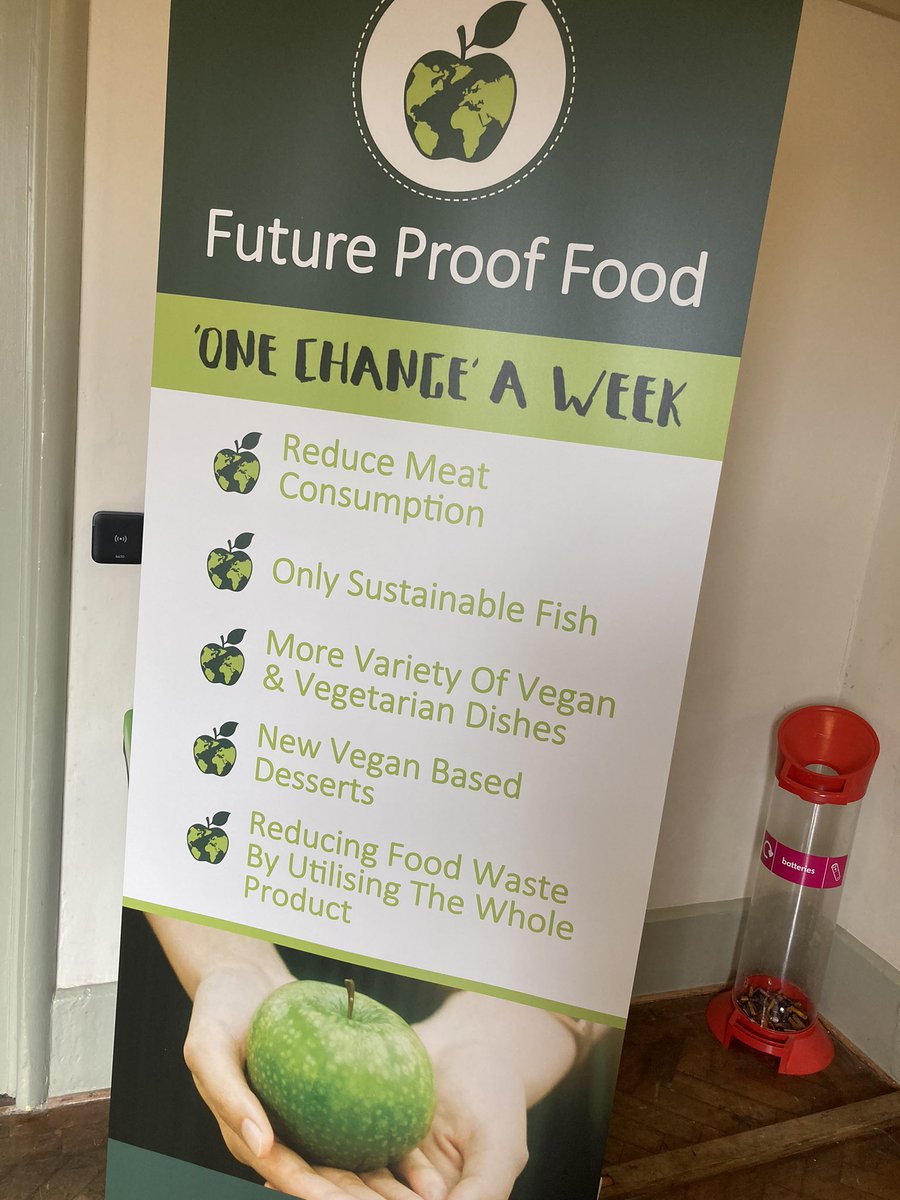 QueensCollFood's tweet image. Start of ‘Future Proof Food’ @QueensTaunton with canteen championing ‘One Change A Week’
🍏Reduce Meat Consumption
🍏Only Sustainable Fish
🍏More Vegetarian &amp;amp; Vegan Dishes.
🍏New Vegan Desserts.
🍏Reducing Food Waste
@HHQueens @HhRgulley @HHGchambers @NathanSimms17  @chefJordanHH