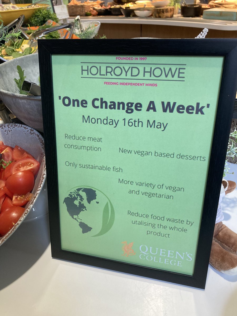 QueensCollFood's tweet image. Start of ‘Future Proof Food’ @QueensTaunton with canteen championing ‘One Change A Week’
🍏Reduce Meat Consumption
🍏Only Sustainable Fish
🍏More Vegetarian &amp;amp; Vegan Dishes.
🍏New Vegan Desserts.
🍏Reducing Food Waste
@HHQueens @HhRgulley @HHGchambers @NathanSimms17  @chefJordanHH