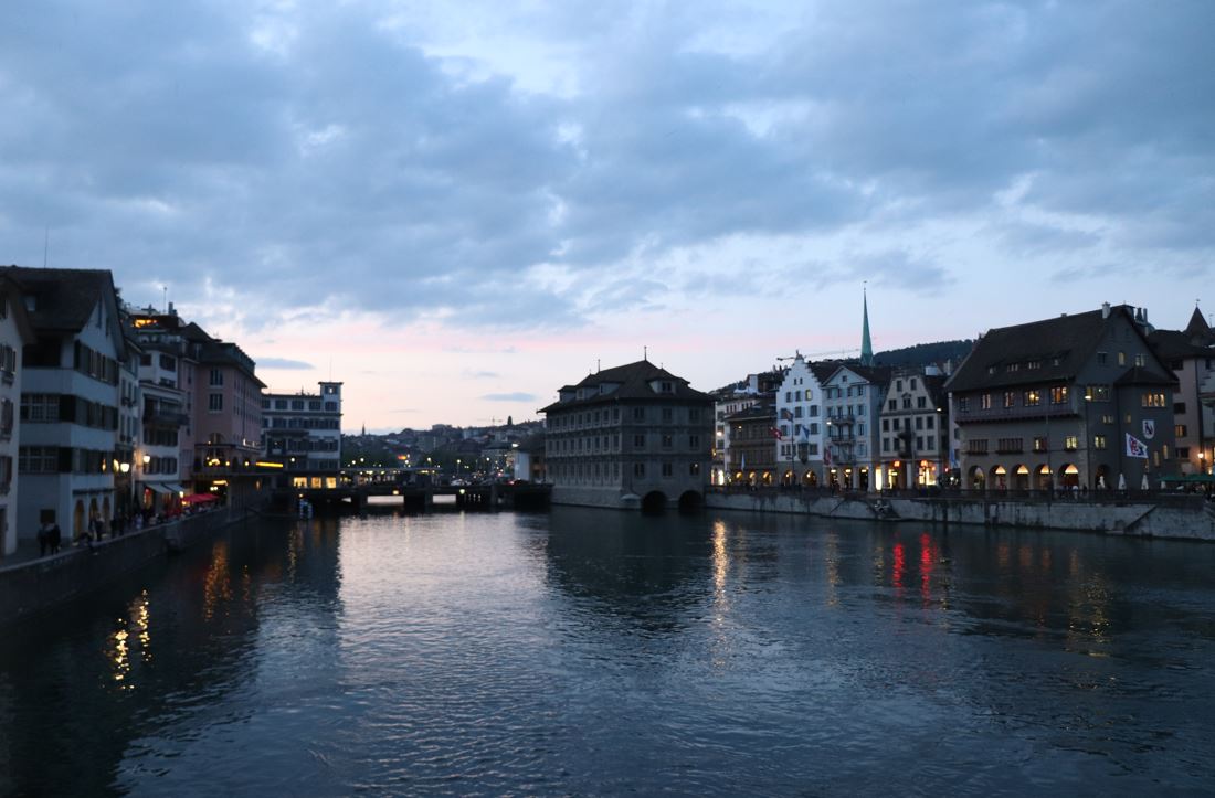 BlufftonUPres's tweet photo. Bluffton alumni and friends are having such a lovely time exploring Mennonite history and traditions that lie within Europe. Day 1 was spent in one of Switzerland's largest cities, Zurich. Thanks to alumni Olivia Tennefoss '21 for capturing these photographs. https://t.co/4DvoAyzNKv