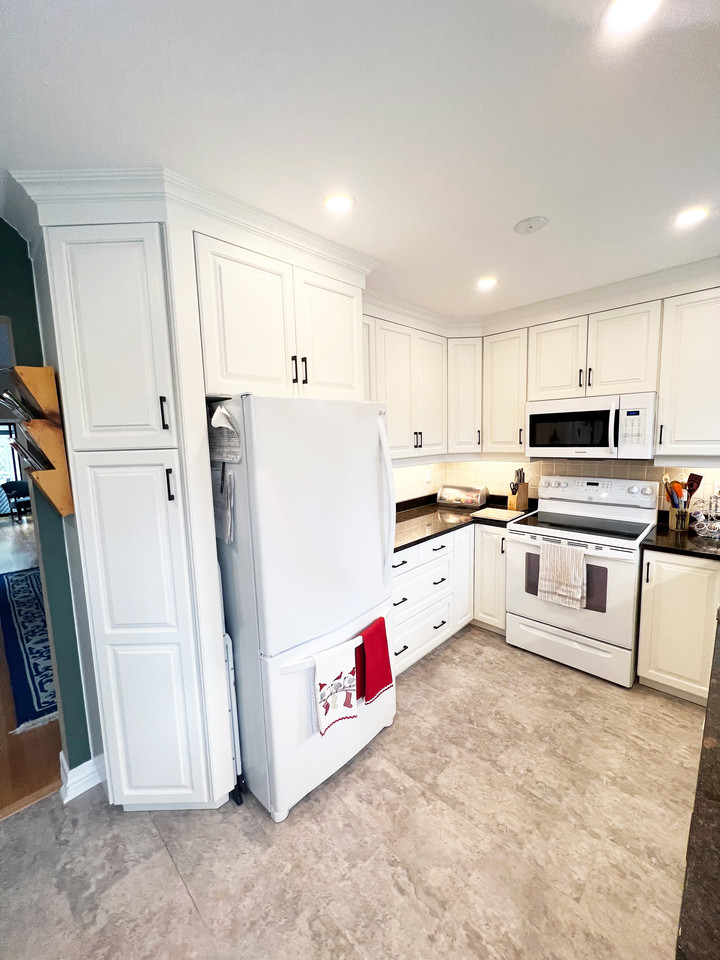 YourFrenchTouch's tweet photo. In less than 3 days on site, we can refinish your kitchen cabinets and make you fall in love with your kitchen all over again! No dust, no take-out for weeks!
https://t.co/v1yqnvNiht
#Ottawa #renovation #kitchenremodel https://t.co/HVUgAlARoU