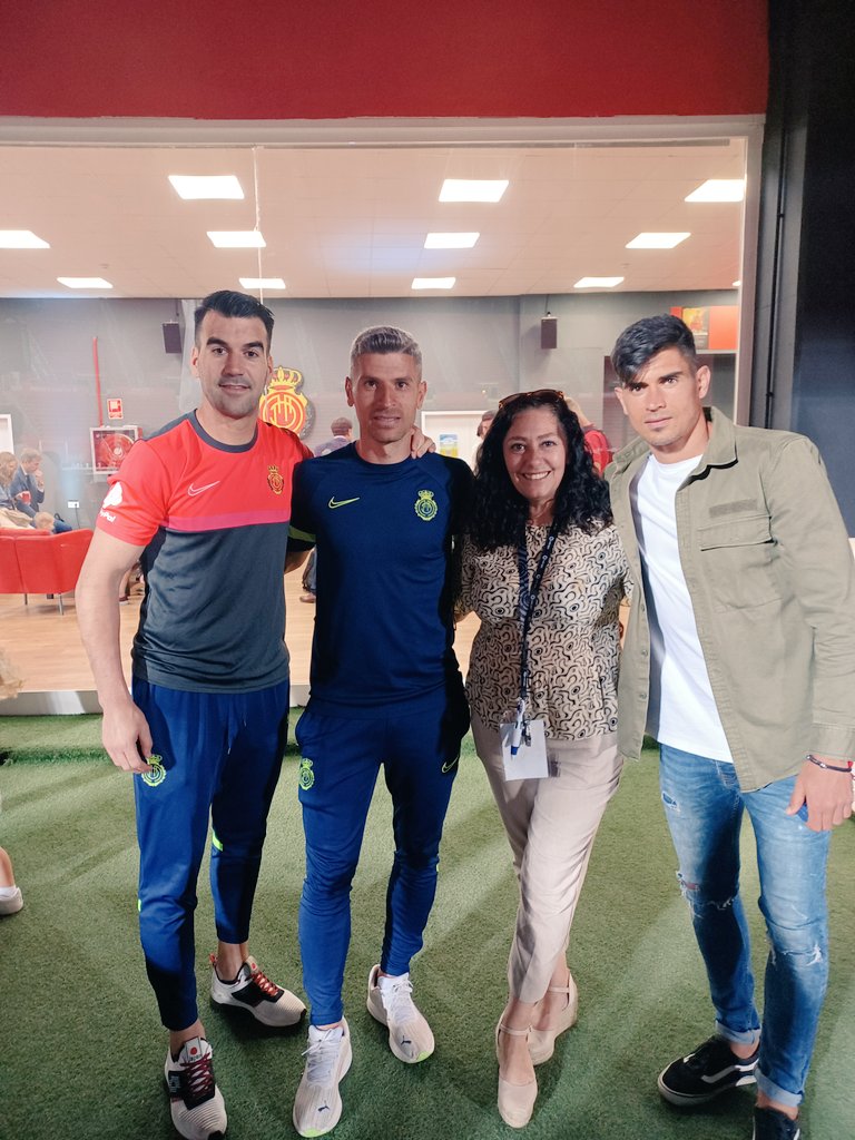 A sus órdenes, mis capitanes. ❤🖤