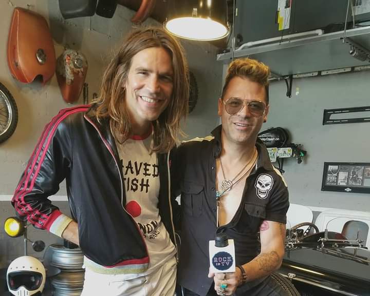 ArielNanOficial's tweet photo. Aquí en lo que fué la entrevista a #MrRamirez para el programa #RockInTV para toda Latinoamérica gracias a @MuchMusic @MuchMusicLA
Y por sobre todo Gracias Totales a #HelmetOne - Motor Co. por la locación y por sobre todo por la amistad de siempre! https://t.co/wylNrOpuOO