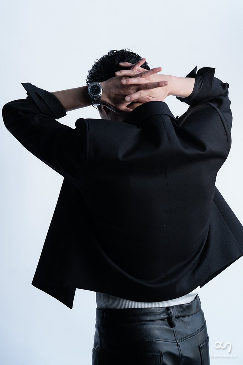 PSeojoonBrasil's tweet photo. 📸 NAVER - 16.05.22 | Agência Awesome publica fotos de Seojun nos bastidores da sessão de fotos da revista Harper's Bazaar. 

2/6
 🔗https://t.co/QzTZbcyGYV #ParkSeoJoon • #Parkseojun • #박서준 https://t.co/Dhob01hn8w