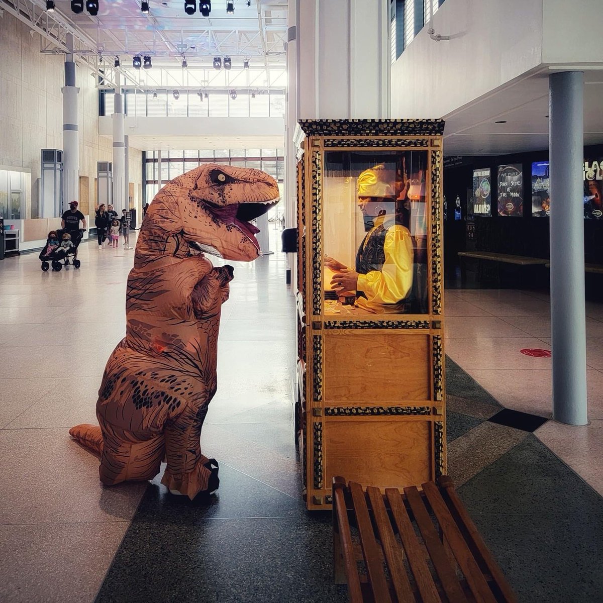 hmns's tweet photo. Happy #FreeThursday to all who celebrate.
Our permanent exhibitions are free today from 2pm to 5pm, and we have discounts on the special stuff, too.
💓🦖
VISIT: https://t.co/XR9aL2aTYU https://t.co/22kOcyzE8R