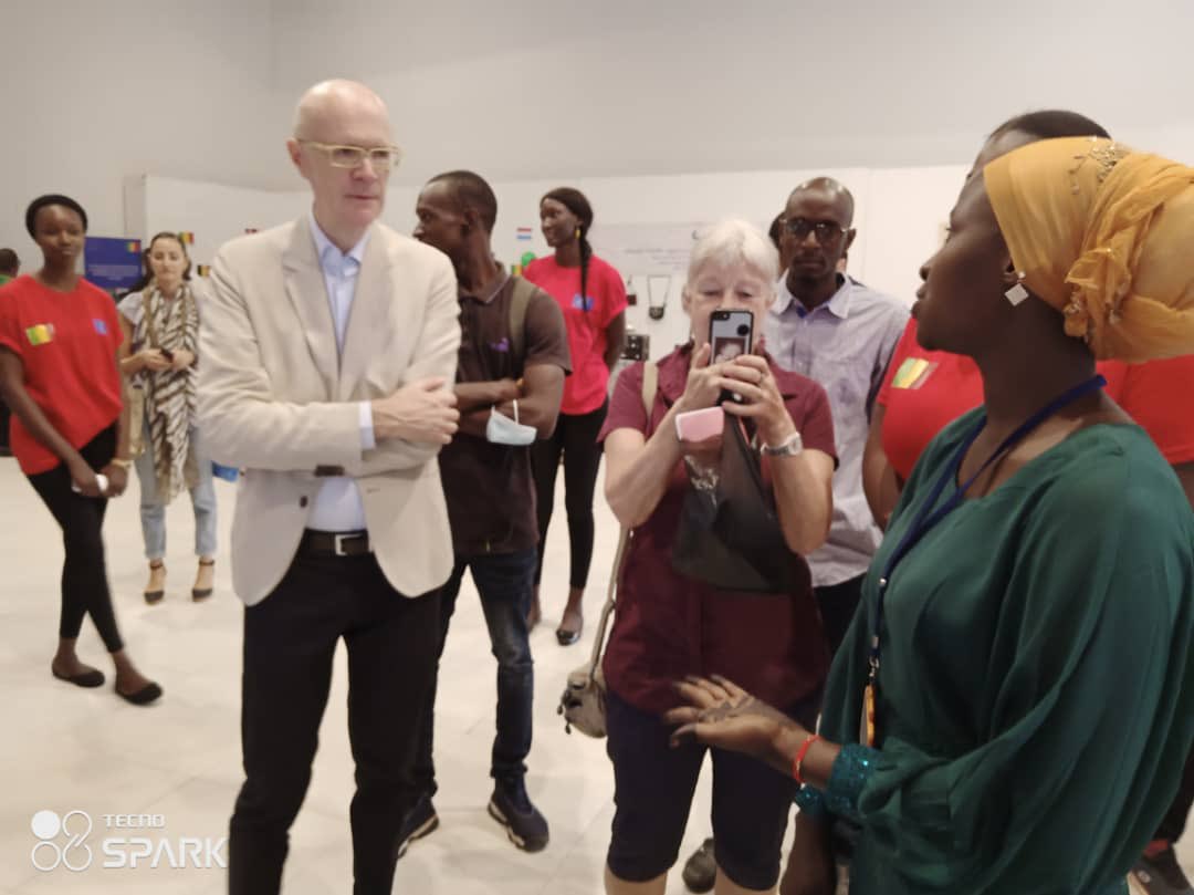 Mfolkecenter's tweet photo. @Mfolkecenter était présent au Musée National du Mali lors de la Vitrine de la coopération Mali-Europe à travers un stand d’#InnovReC avec nos apiculteurs de Région de Bougouni et la startup #Agribox.
#apiculture_durable
#GreenJobs
@UEauMali @SwedeninML https://t.co/7XmDf7DyoX