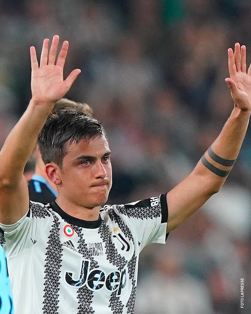 SerieA's tweet photo. Il 🔟 saluta la sua gente 💎

#JuveLazio #SerieATIM💎 #WeAreCalcio https://t.co/R1dCcHRUmB