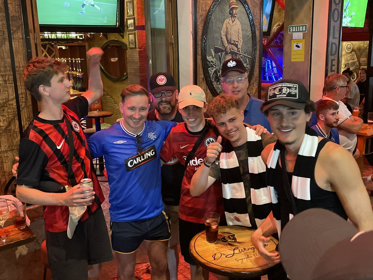dec11mcc's tweet photo. Rangers and Frankfurt fans enjoying the night together here in Malaga. Refreshing to see.

Quality from both sets of fans. 👏

@EuropaLeague / @RangersFC / @eintracht_eng https://t.co/z4VGna8DTr