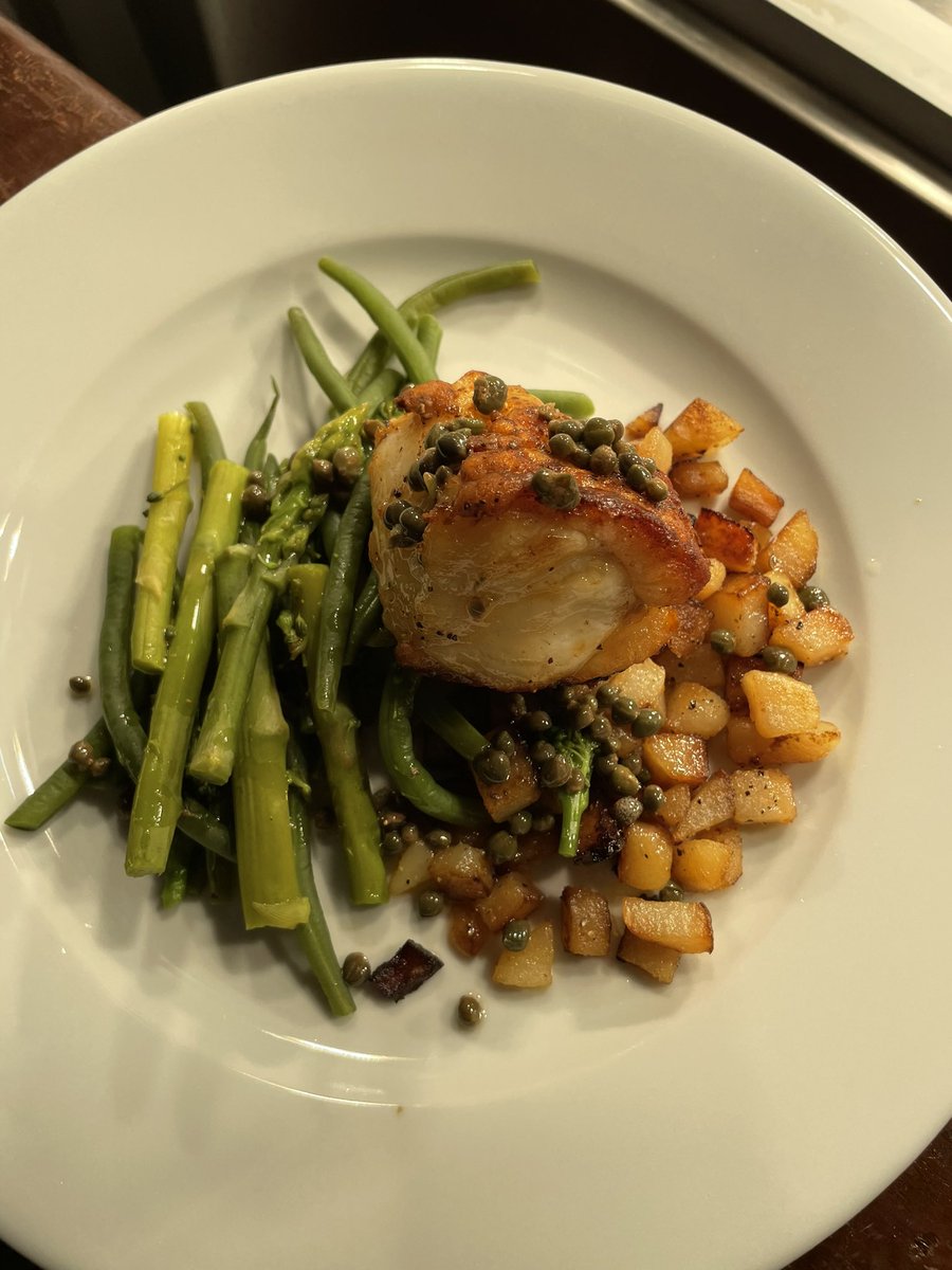 These are available still for few weeks <a href="/bistromarc/">ビストロマール</a> before the summer menu come in.
Bon appétit